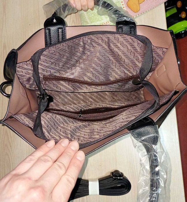 Сумка чорна жіноча