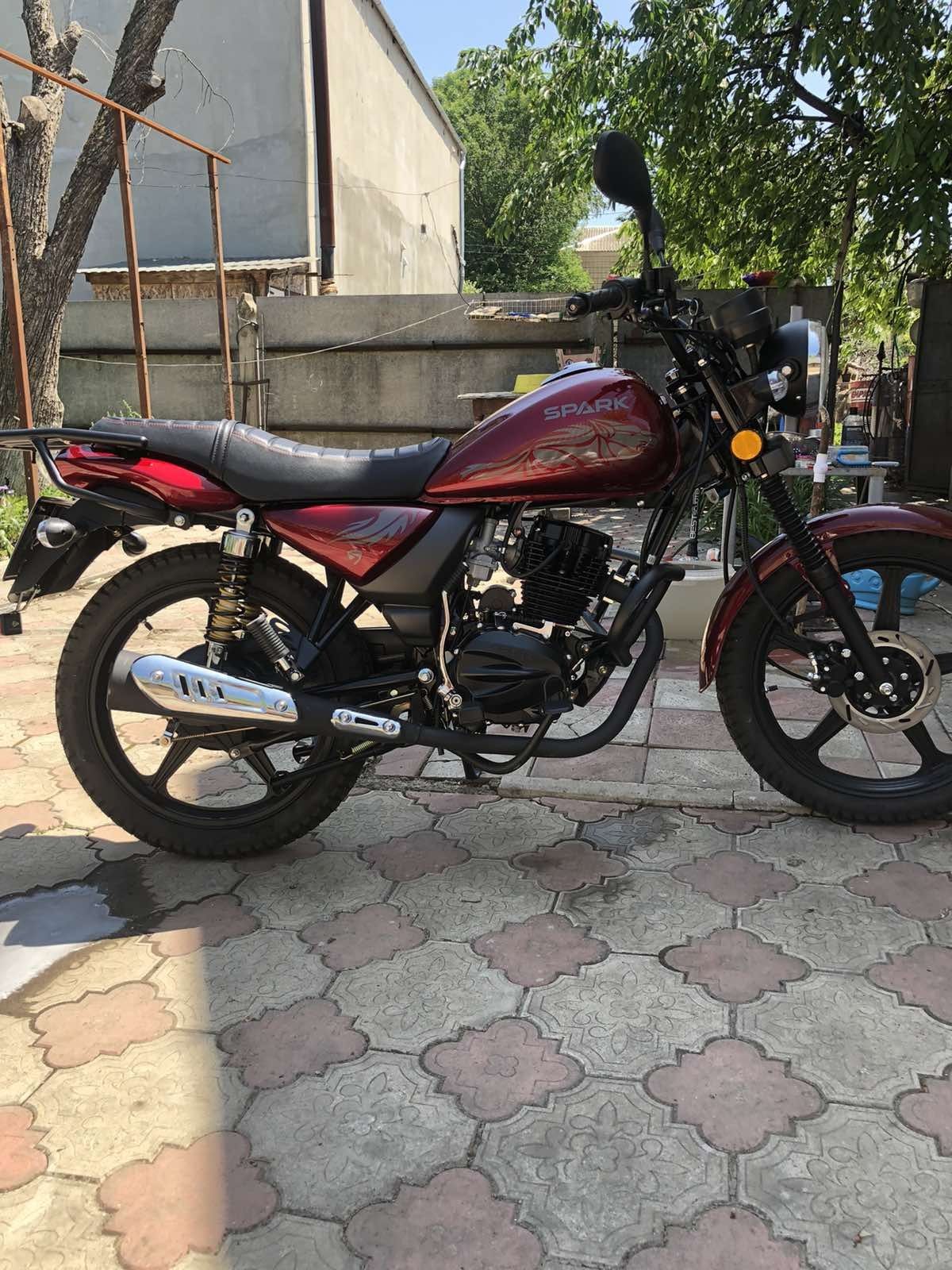 Продам Spark 150 r14.