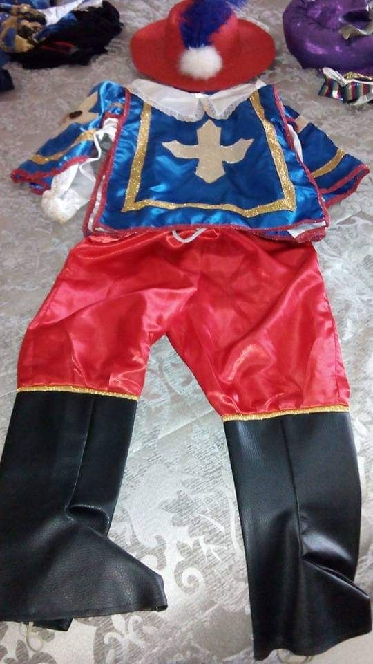 Carnaval conjunto de mosqueteiro