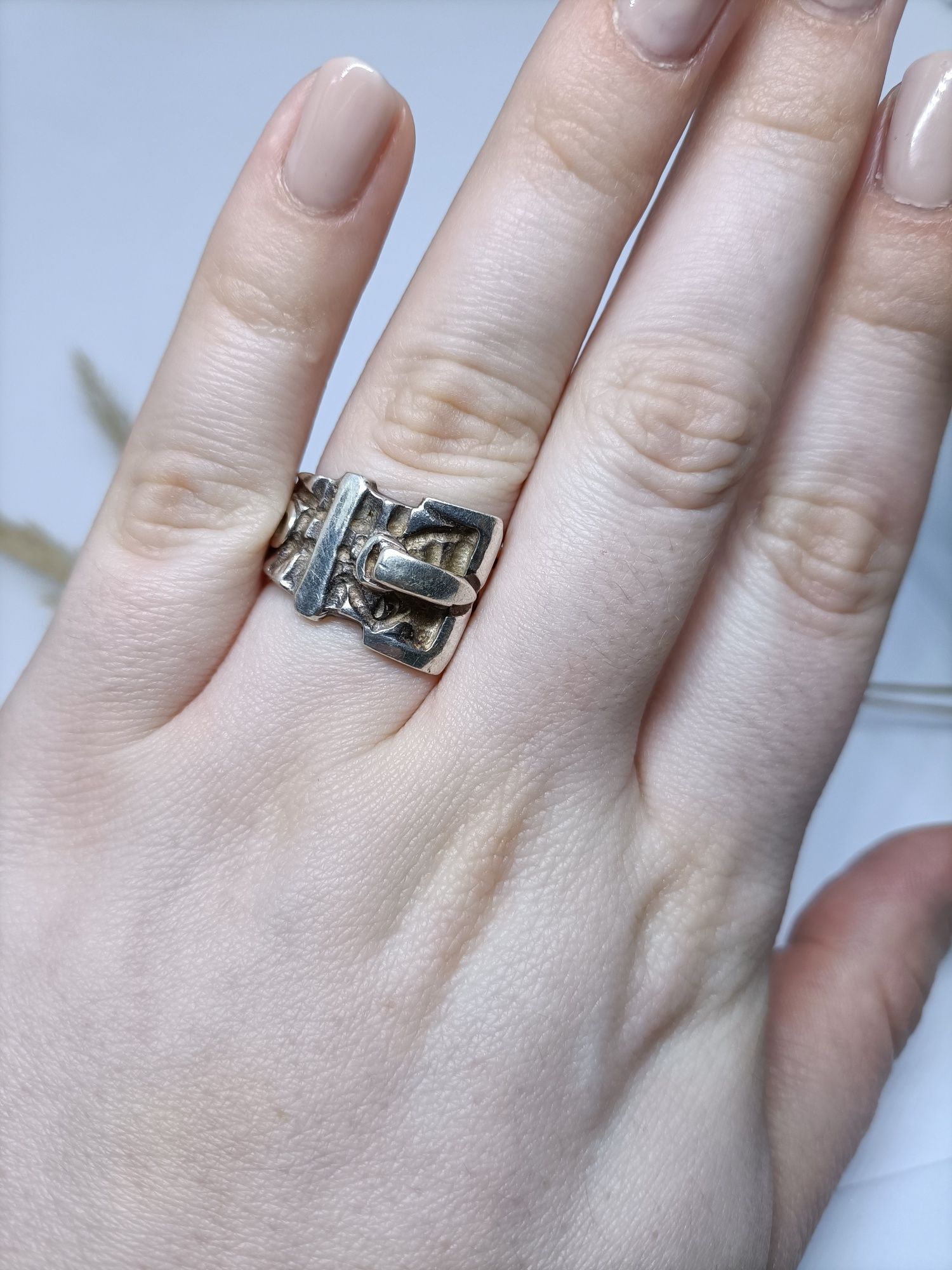 Unikatowy pierścionek pasek ze srebra, srebro 925