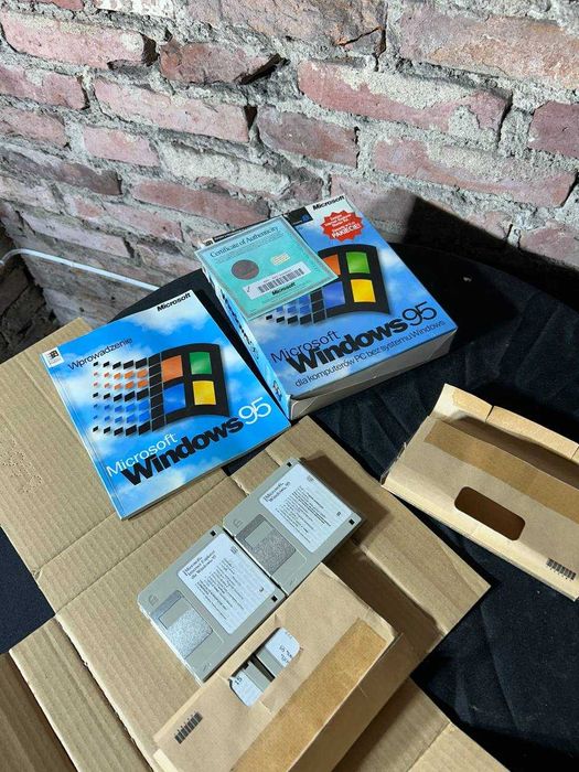 Windows 95 oryginalny pudełkowy zestaw kolekcjonerski na dyskietkach