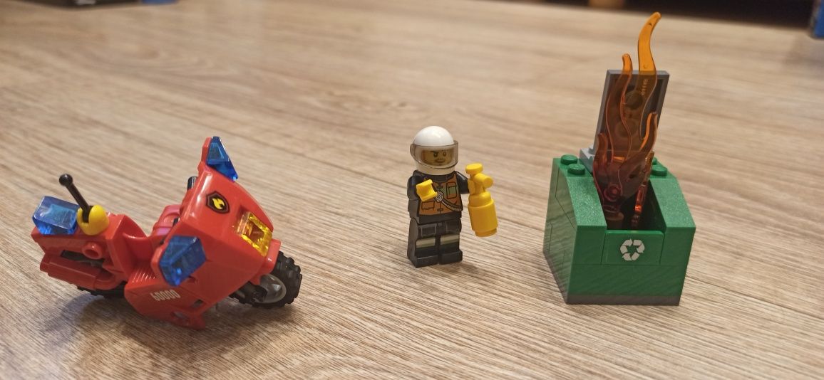 Klocki Lego City 60000 motocykl strażacki