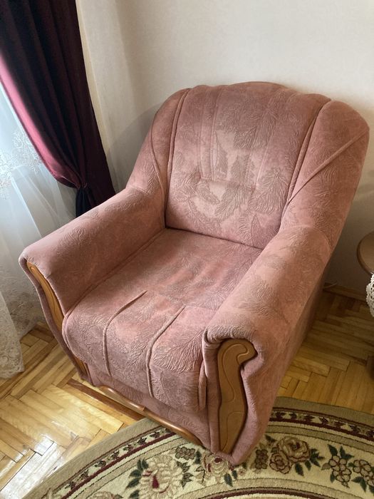 Продам диван і два крісла,розкладні стан хороший є сліди експлуатації
