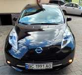 Nissan leaf 2012 року випуску
