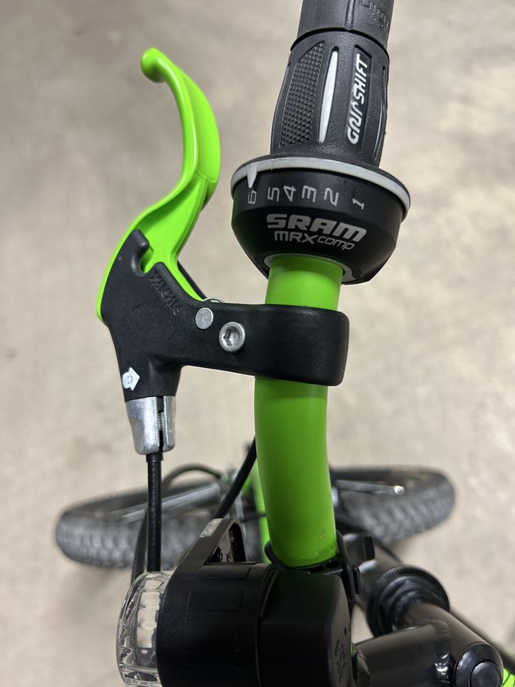 Bicicleta BTT de criança