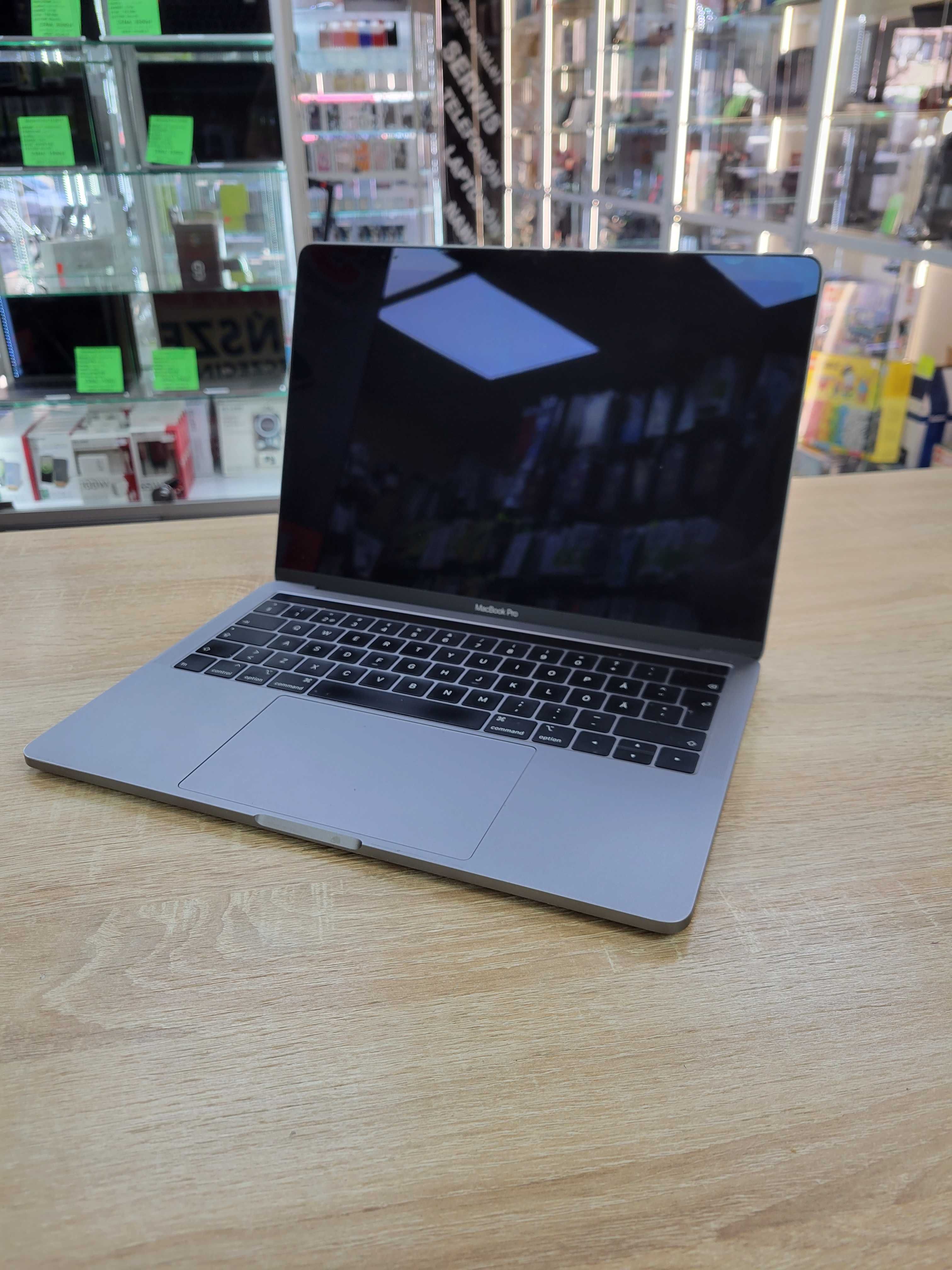 Laptop Apple MacBook Pro A2159 13 i5/8/250 Plac Rodła