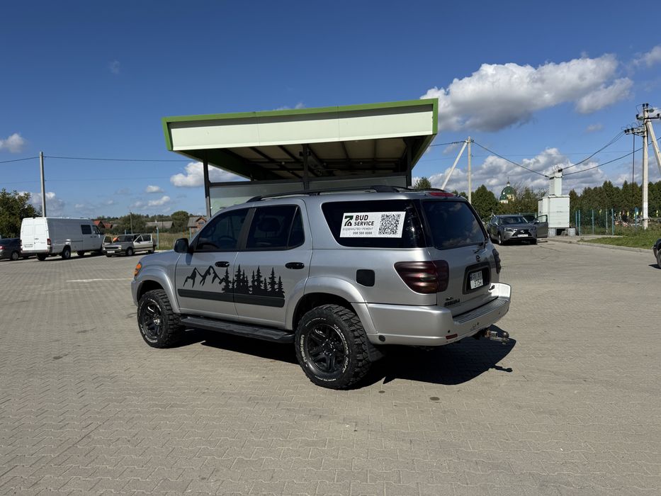 TOYOTA SEQUOIA  у відміному стані як зовні так і технічно.
