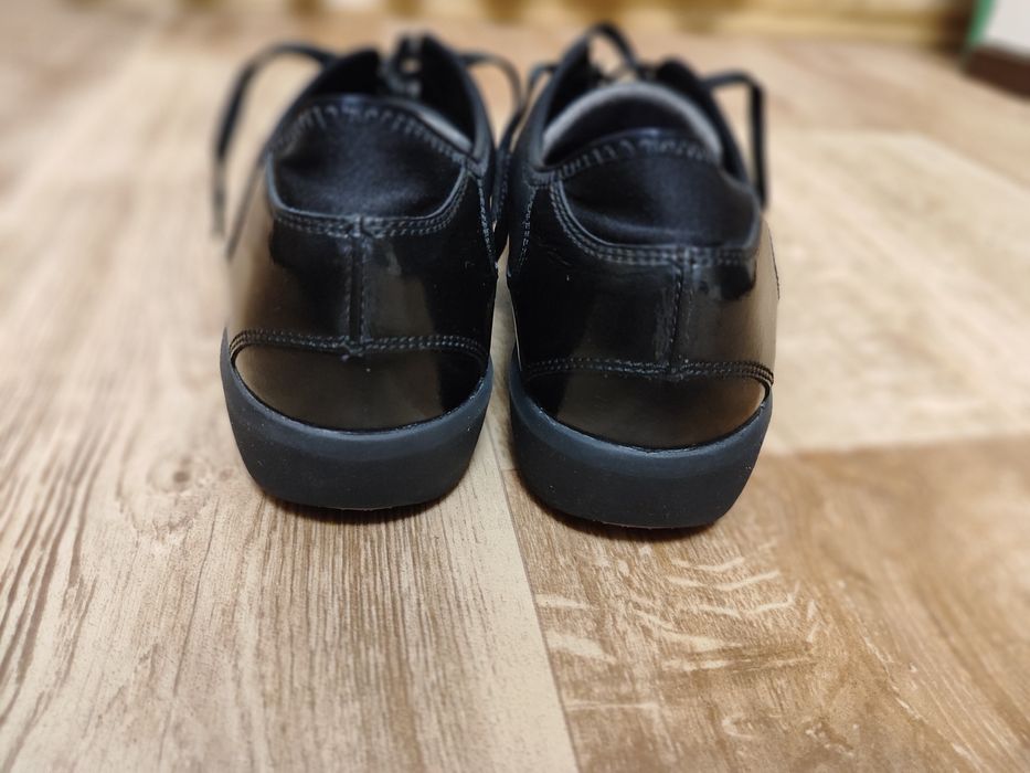 Жіночі туфлі кросівки Clarks