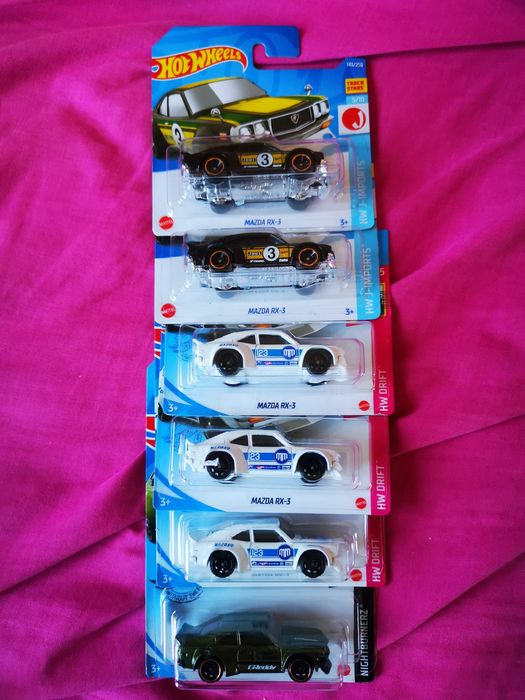Mazda Hot wheels novo com portes incluídos