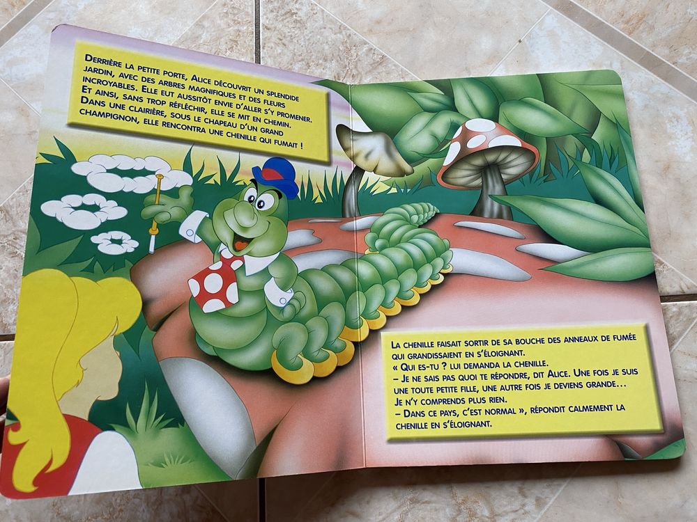 Książka dla dzieci po francusku "Alice aux pays des merveilles"