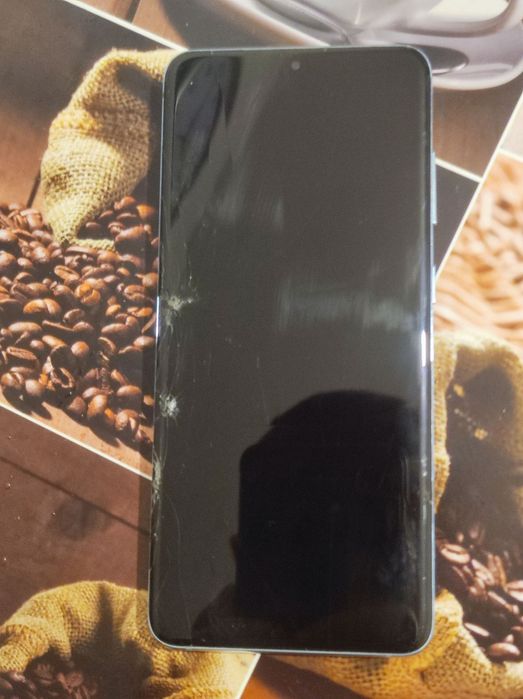 Продам телефон samsung s20