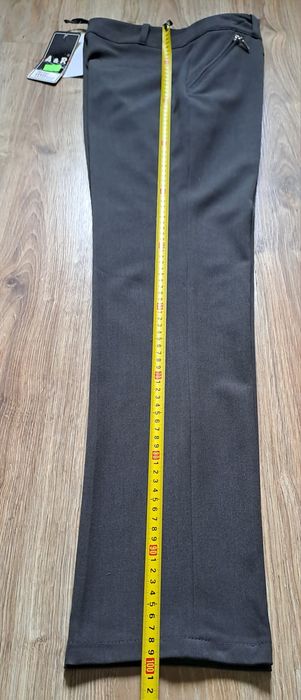 Grafitowe spodnie garniturowe by A&G.