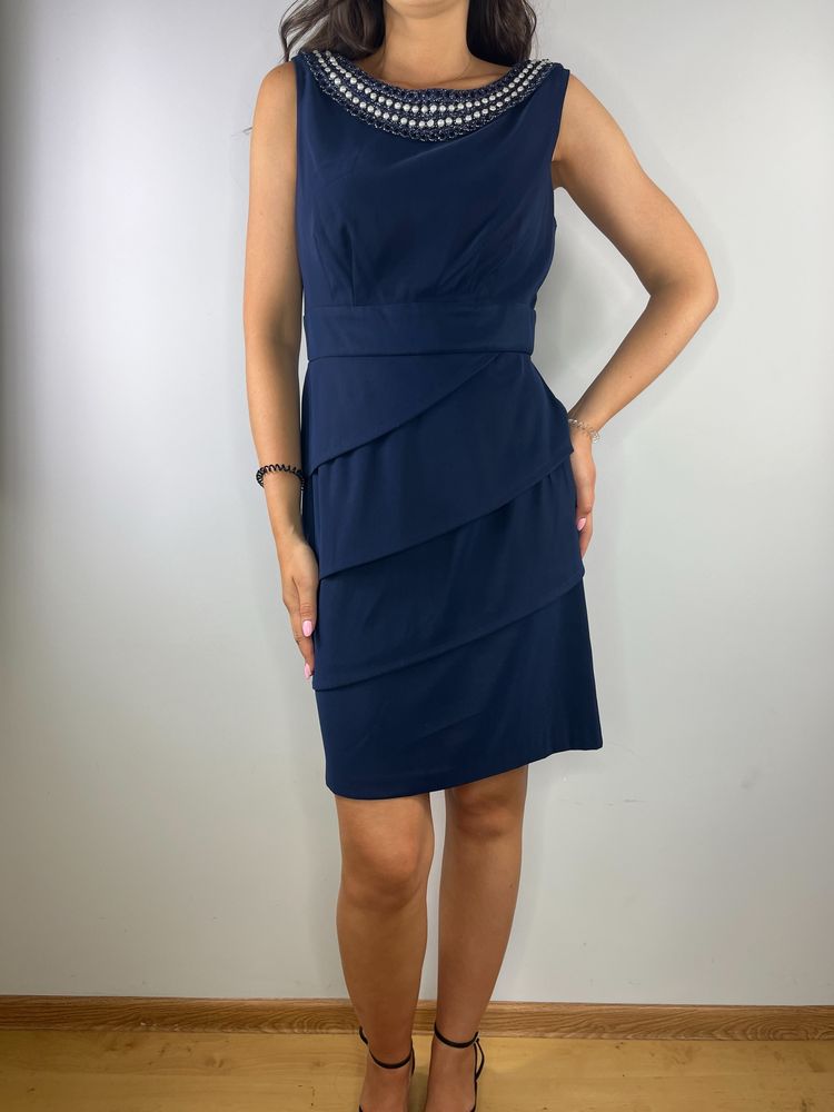 Granatowa sukienka ze zdobieniem z perełkami Connected Apparel 40 L