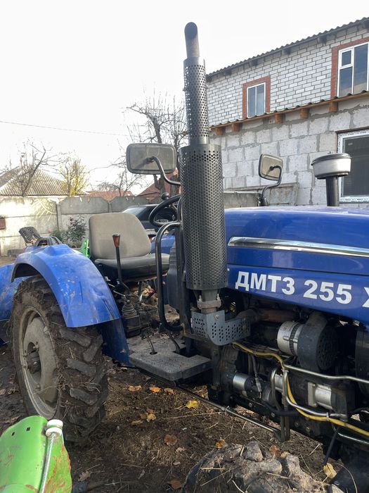 ДМТЗ 255XL Трактор колісний