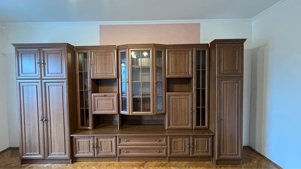 Продам стінку у вітальну б/у