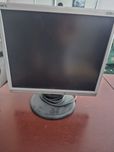 Monitor 17 cali.