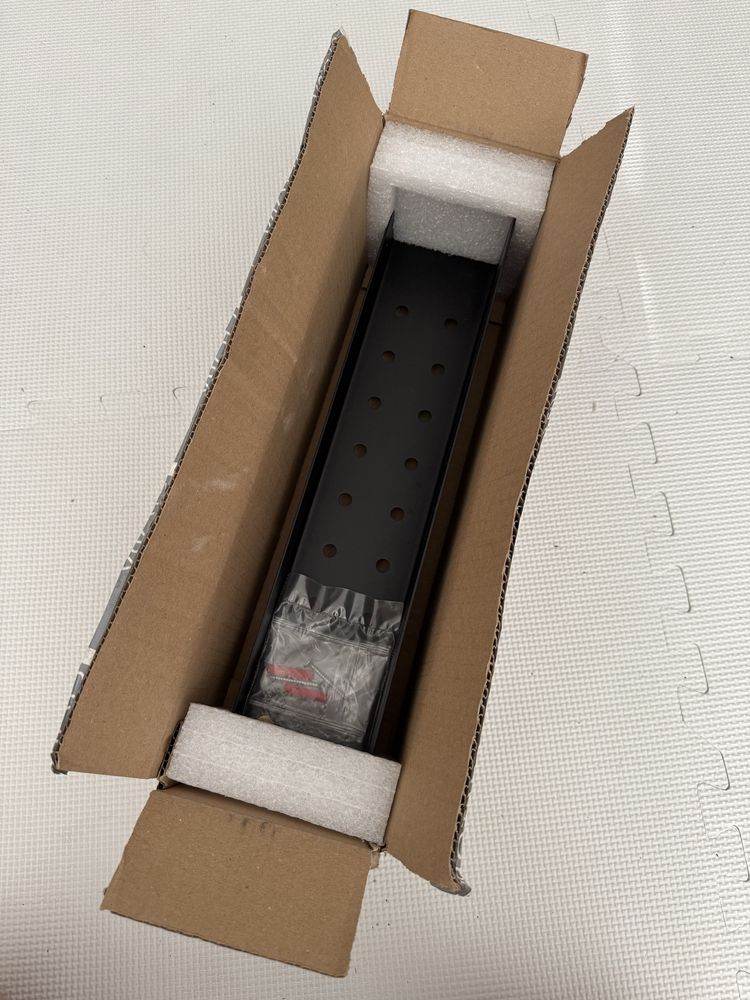 Czarna półka pod prysznic Dabstory DOCIA 40 cm stal nierdzewna