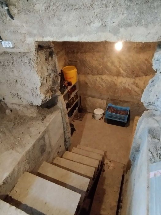 Продам дом под реконструкцию в Диевке