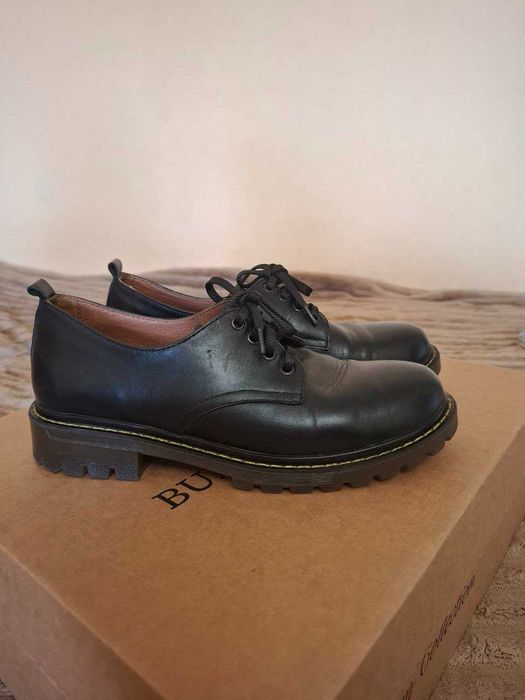 Туфли женские на шнурках