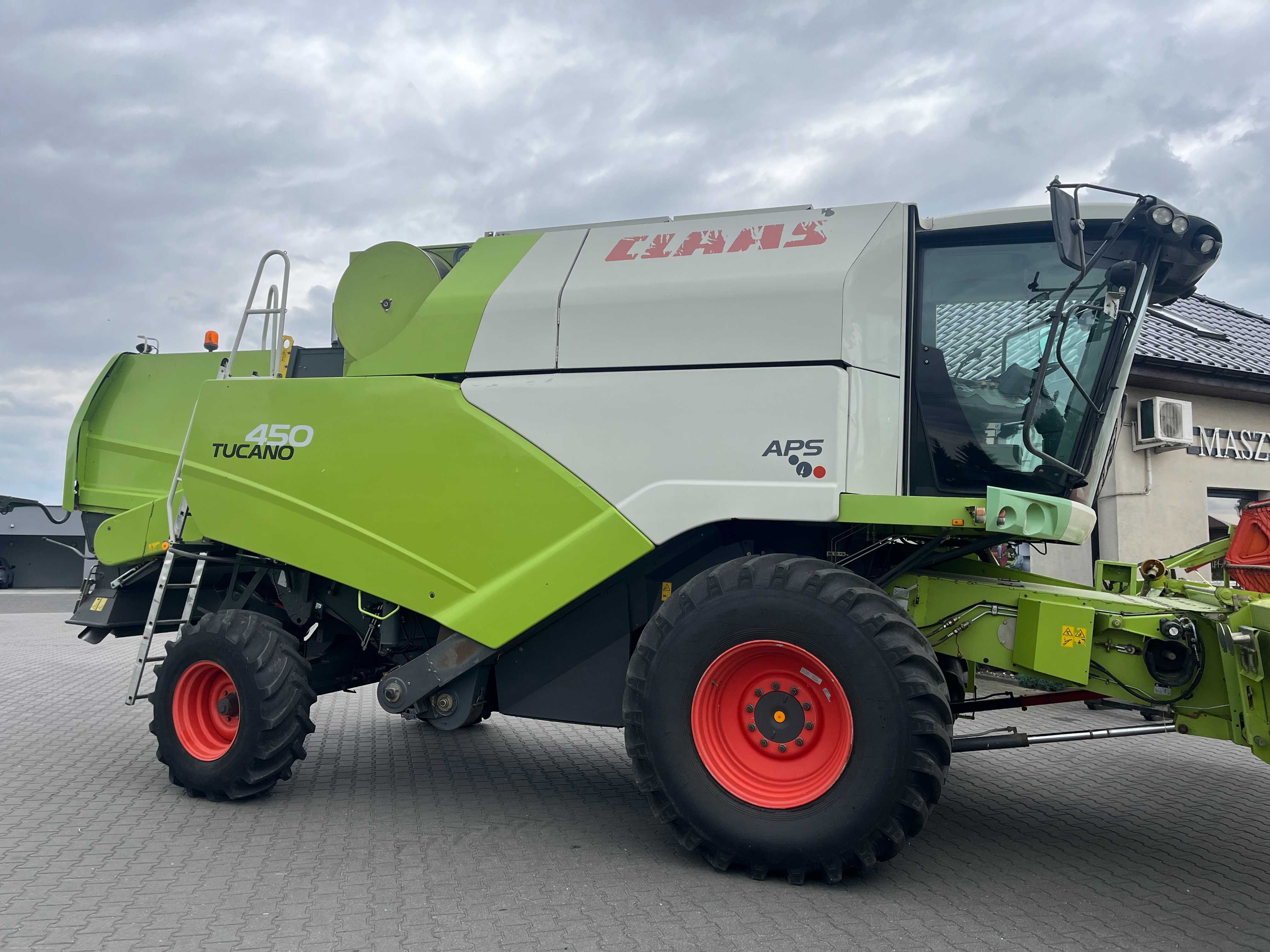 Claas Tucano 450