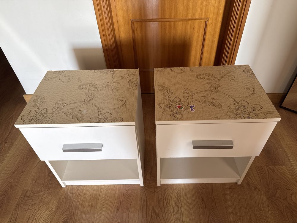 Mesa de cabeceira - o par