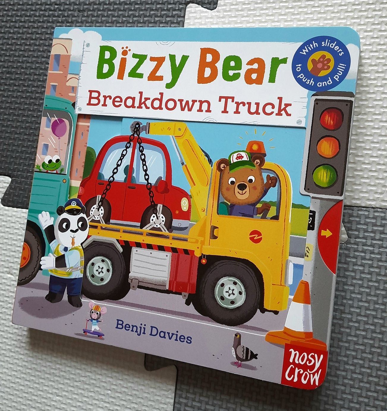 NOWA Bizzy Bear Breakdown Truck miś pracuś książeczka po angielsku