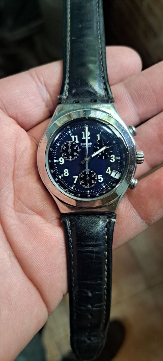 Relógio cronógrafo Swatch aço.