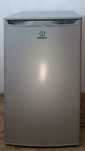 Lodówka Indesit 85cm a+ Srebrna LED stan Bardzo Dobry