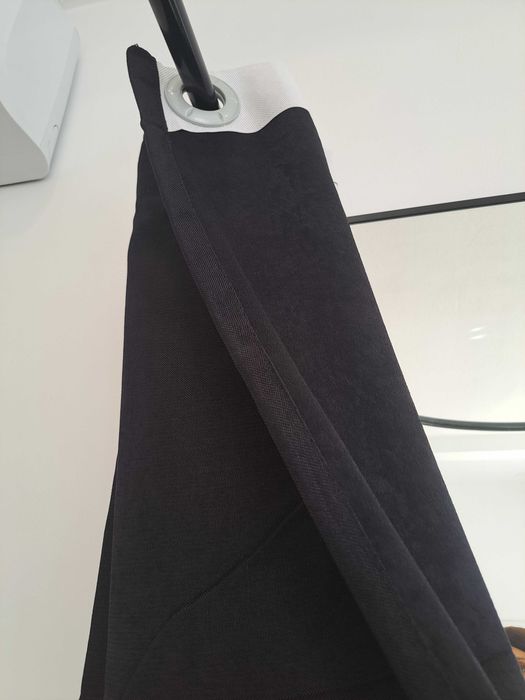 Provador com cortina estrutura de arco em aço.
