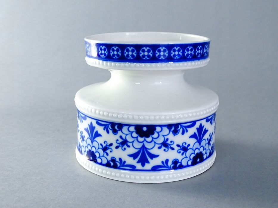 lichte lata 60/70 piękny wazonik porcelanowy