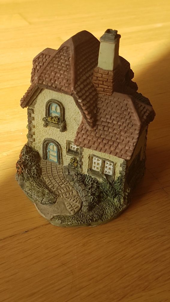 Miniaturowy domek Academy
