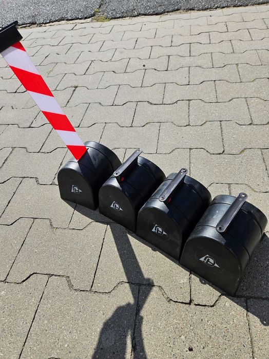 Kasety z rozwijaną taśmą odgradzającą, biało-czerwone 9m