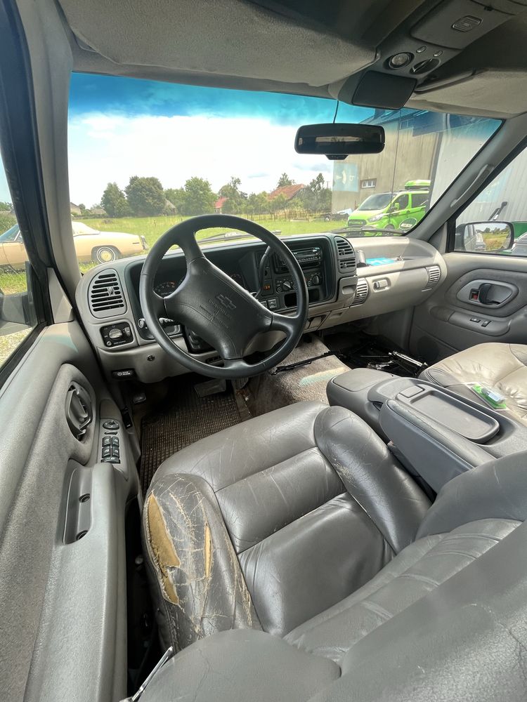 Chevrolet tahoe 5.7 V8 4X4 suburban yucon offroad