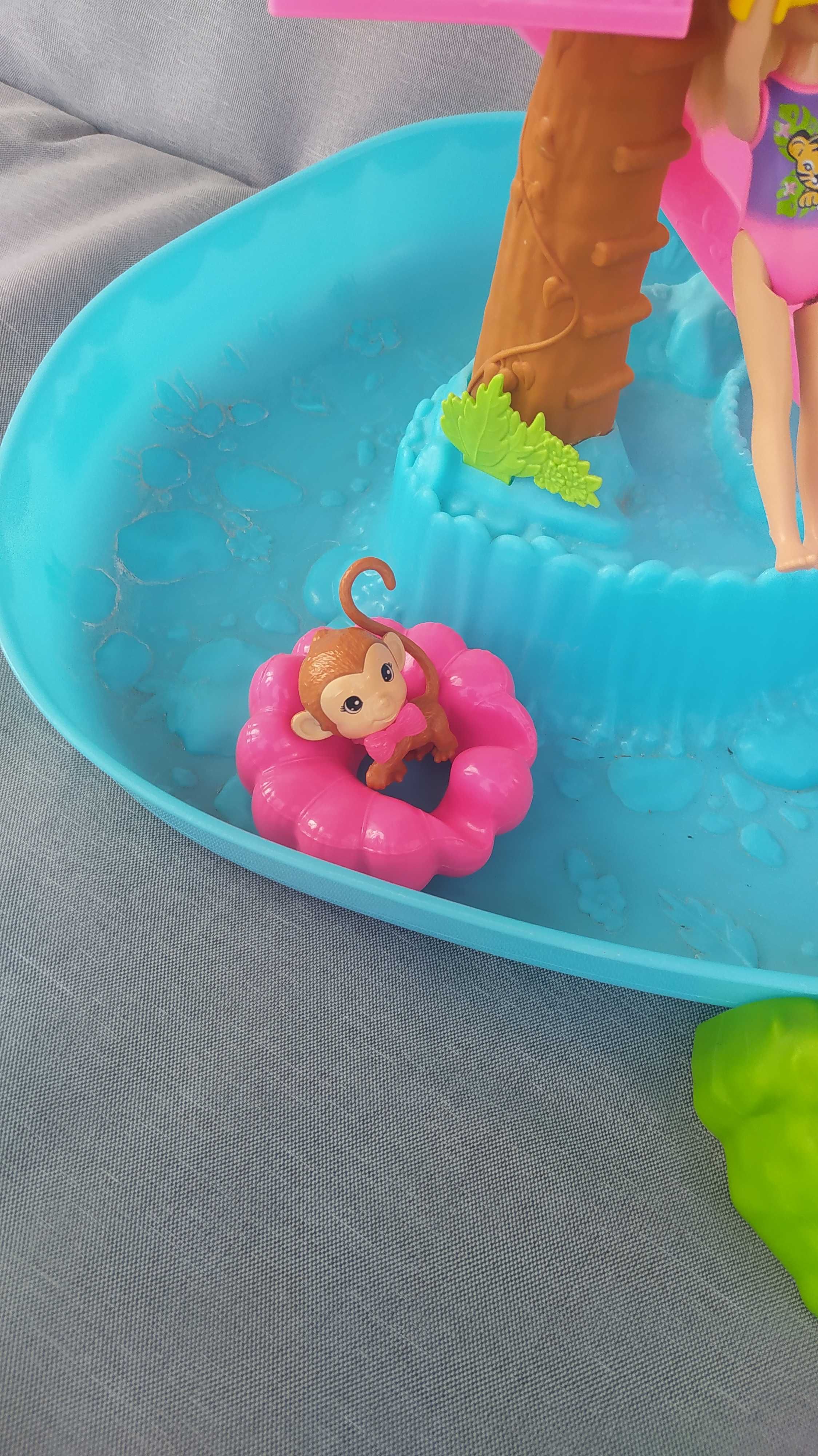 Barbie Chelsea basen lalka