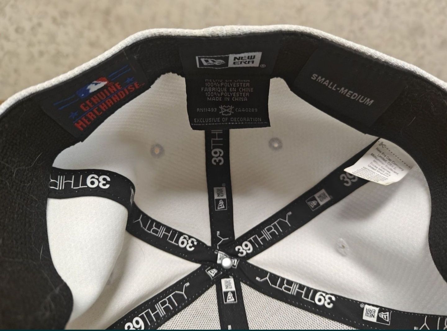 Продается  фирменная бейсболка
 NEW ERA  LA  Mod. 39 Thirty