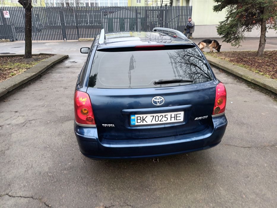 Avensis T25 2003 2.0 benz