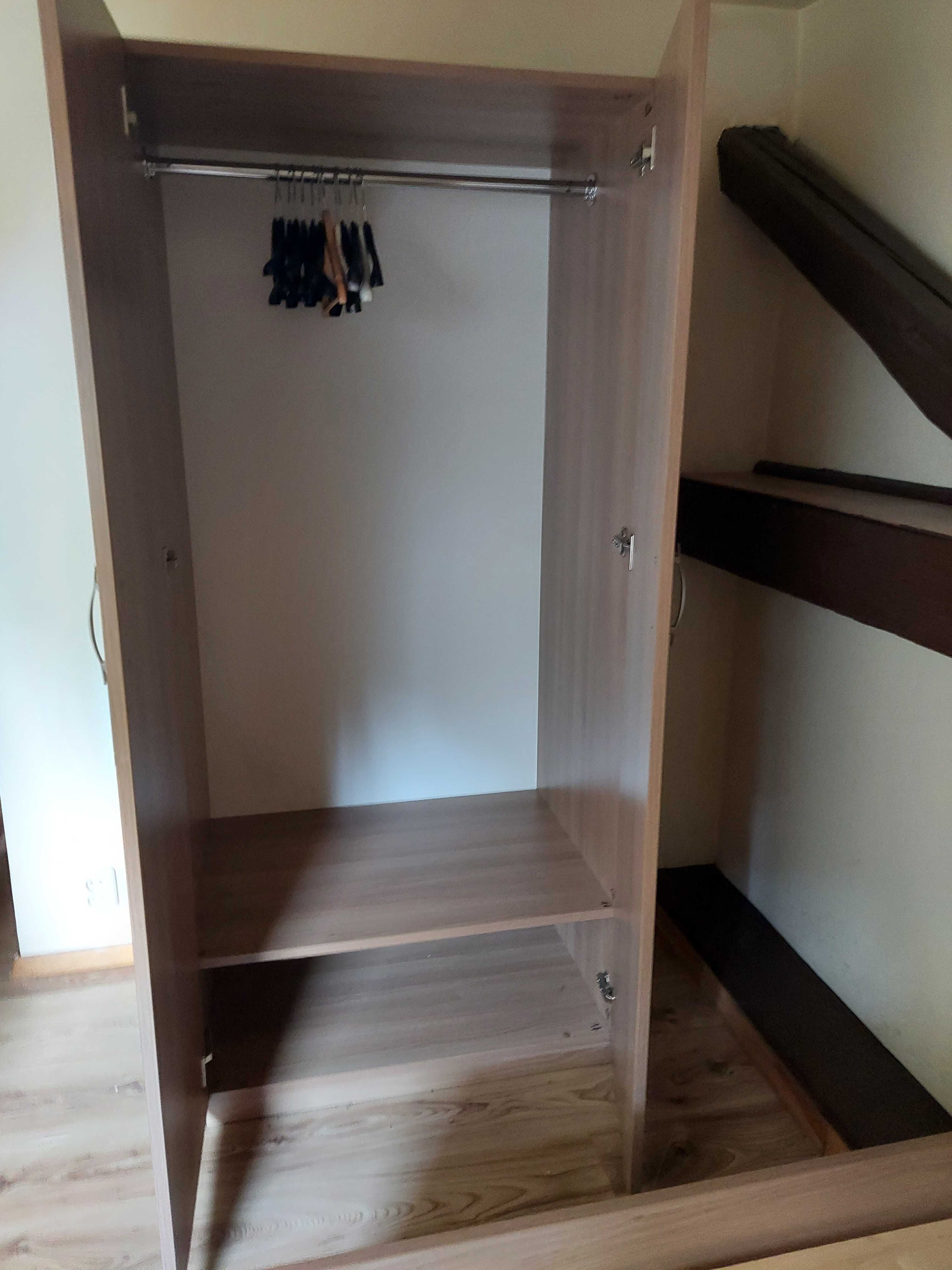 Solidna szafa dwu drzwiowa o wymiarach 80cm szer 55cm głęb 200cm wys
