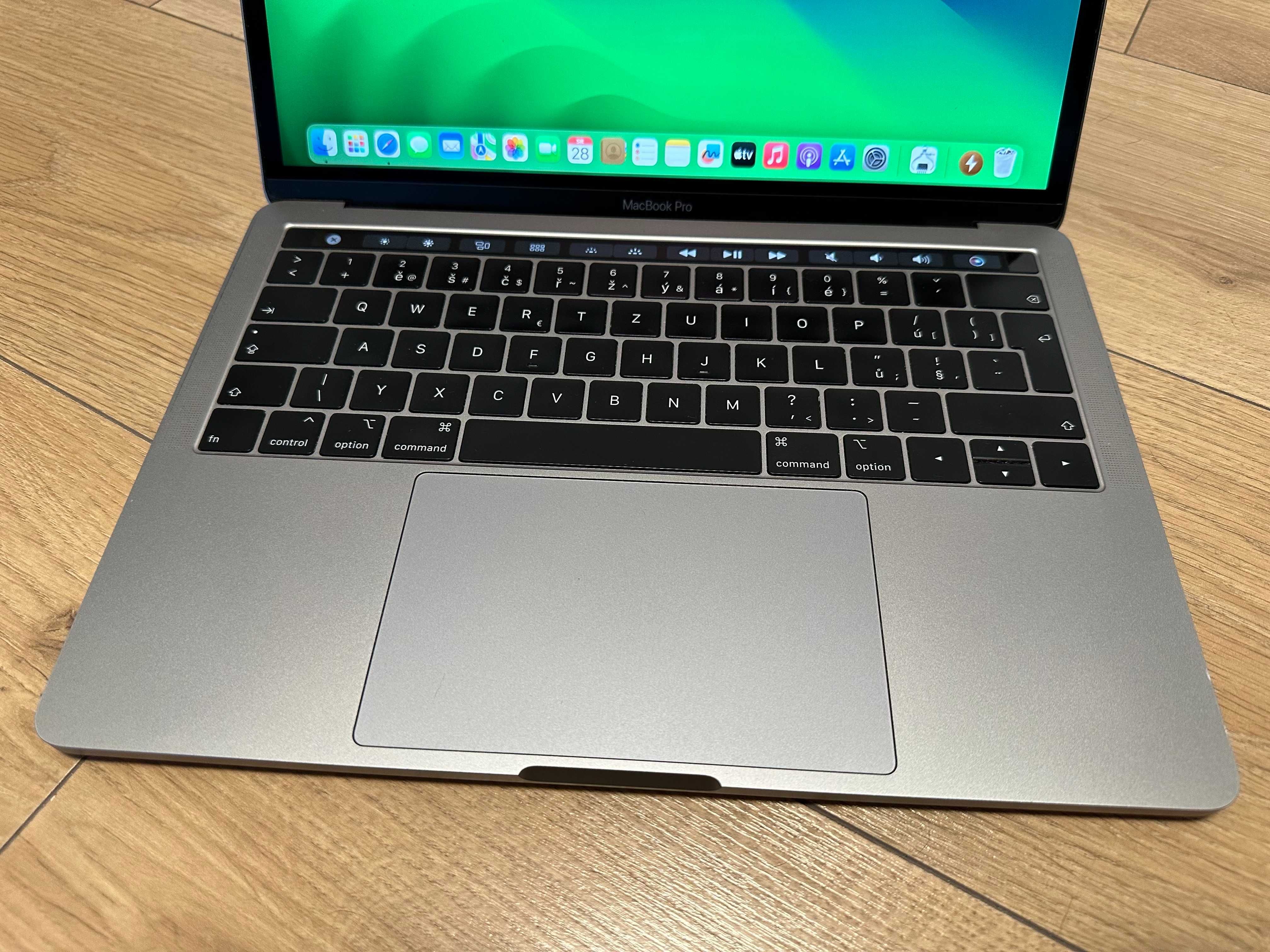 MacBook Pro 13,3” TOUCH BAR TOUCH ID 16/512 GB w bardzo fajnym stanie