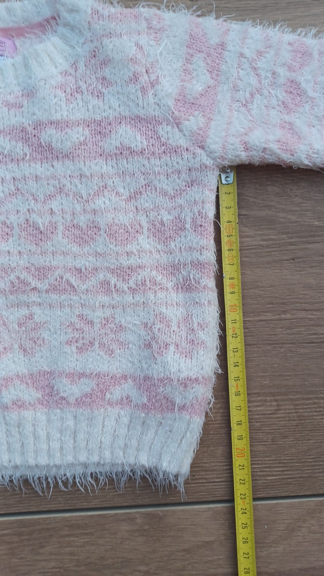 Sweter dziewczęcy rozm. 86