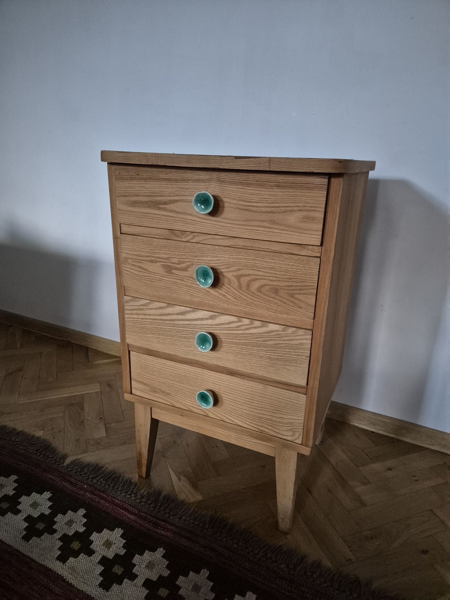 Szafka z szufladami