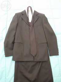 Traje Académico (2 camisas, saia, gravata e casaco)