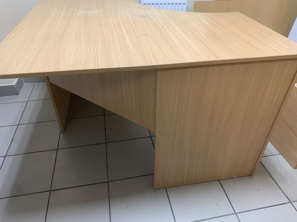 Стол офисный угловой