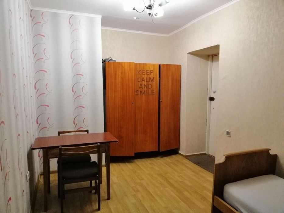 Продам затишну кімнату в теплому гуртожитку з гарним виглядом ВЛАСНИК