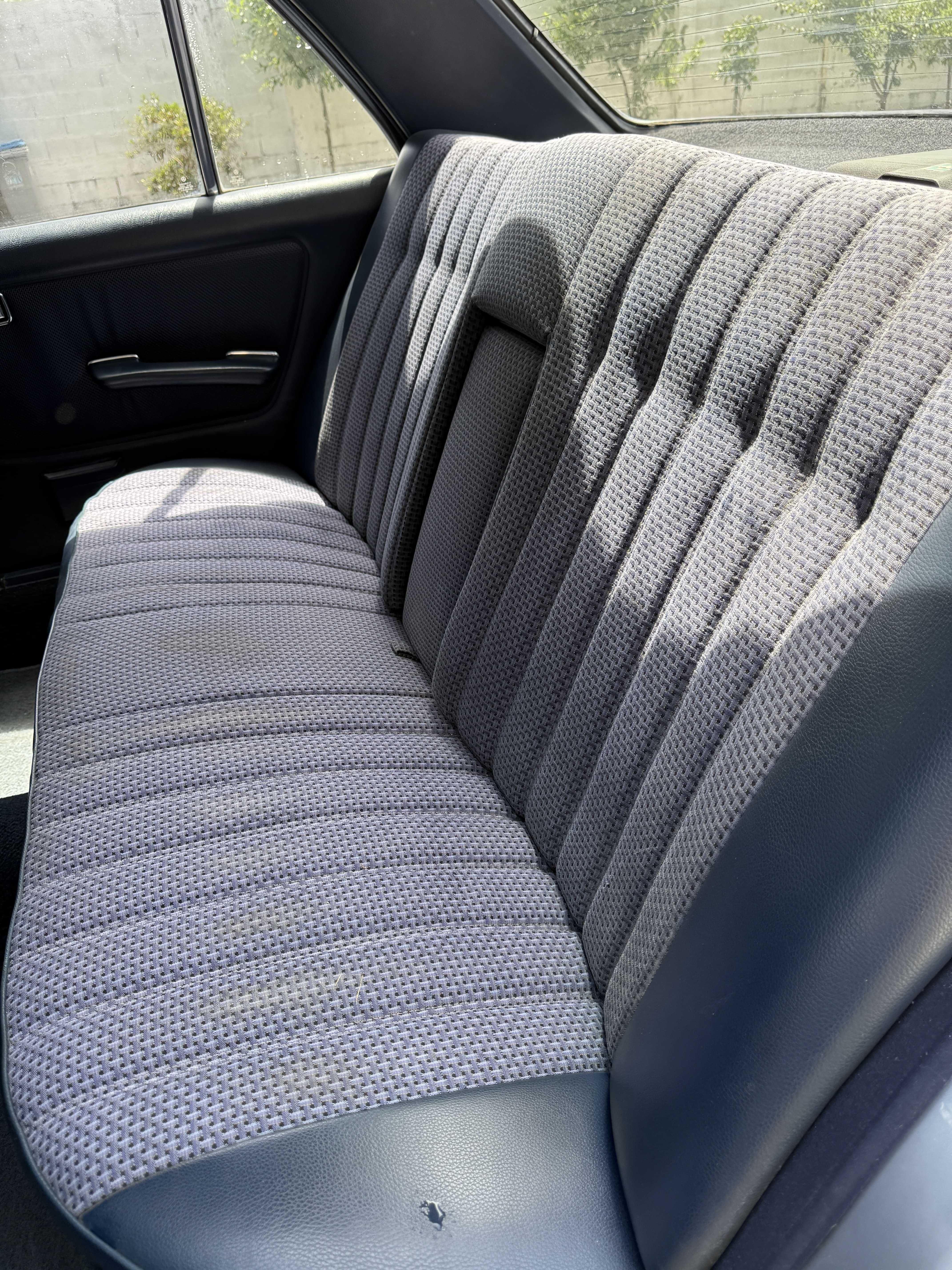 MERCEDES-BENZ W123 300D LIMOUSINE