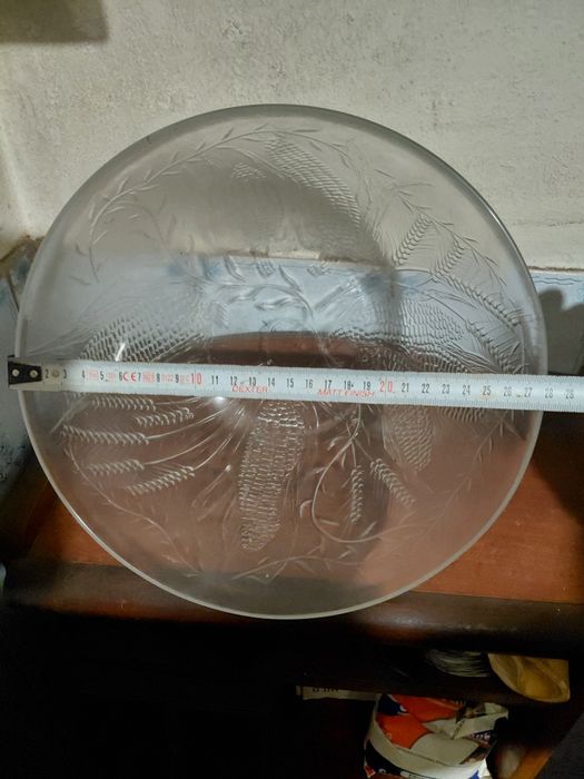 Terrina antiga de vidro em bom estado geral 5€