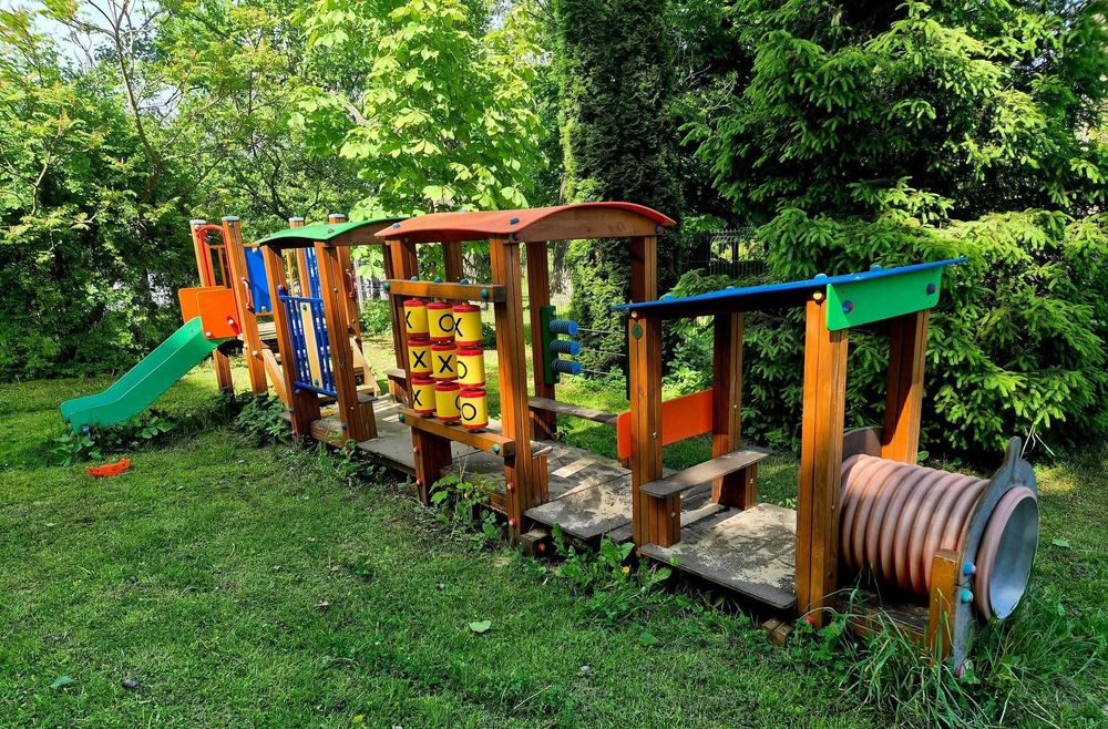 Cały zestaw placu zabaw z certyfikatem,