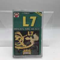 kaseta L7 - bricks are heavy (2220)