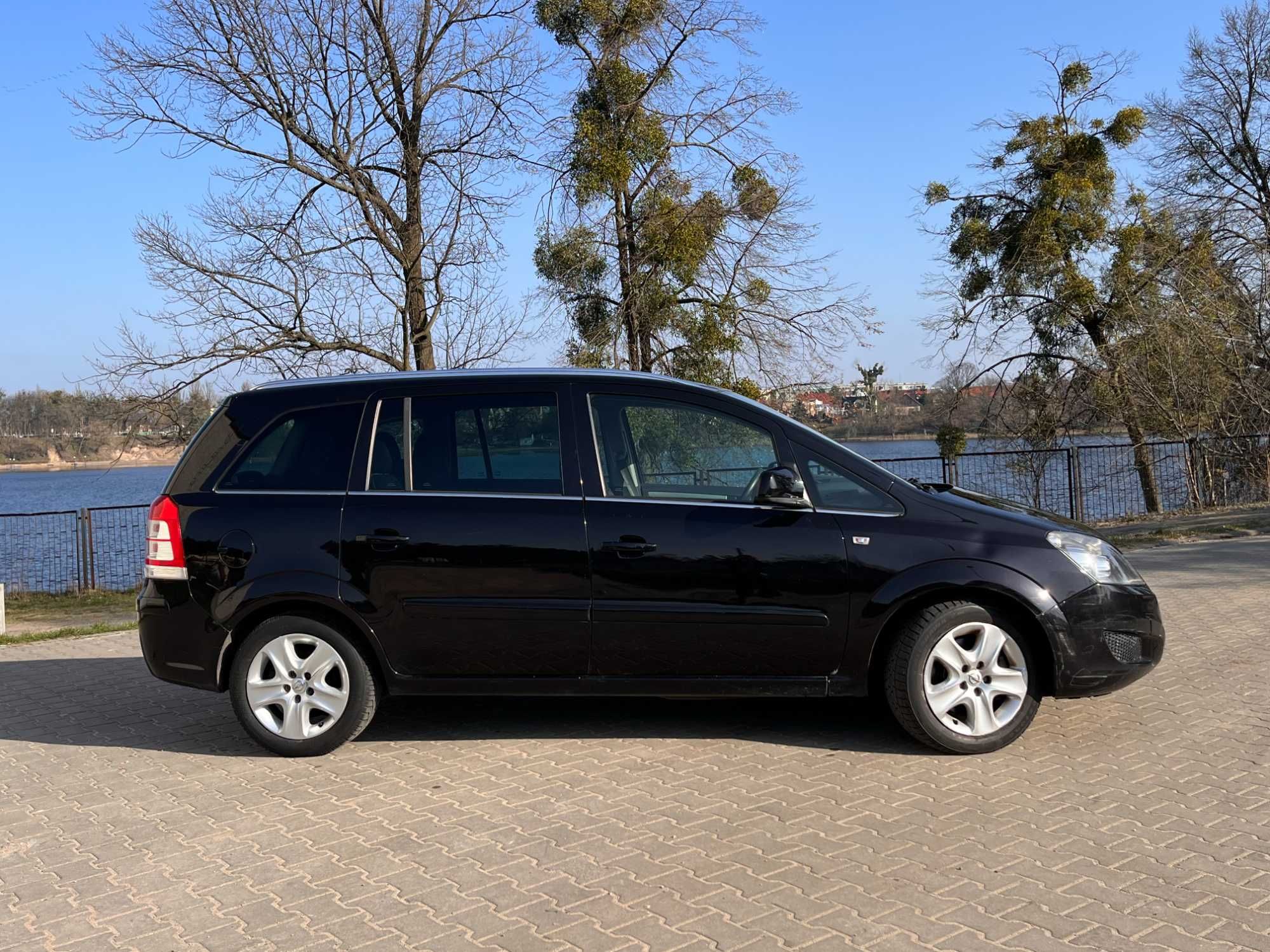 Opel Zafira B 2011r, Zarejestrowany