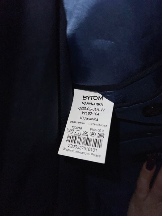 Męski garnitur Bytom, granat, 182/104 marynarka, 182/96 spodnie.