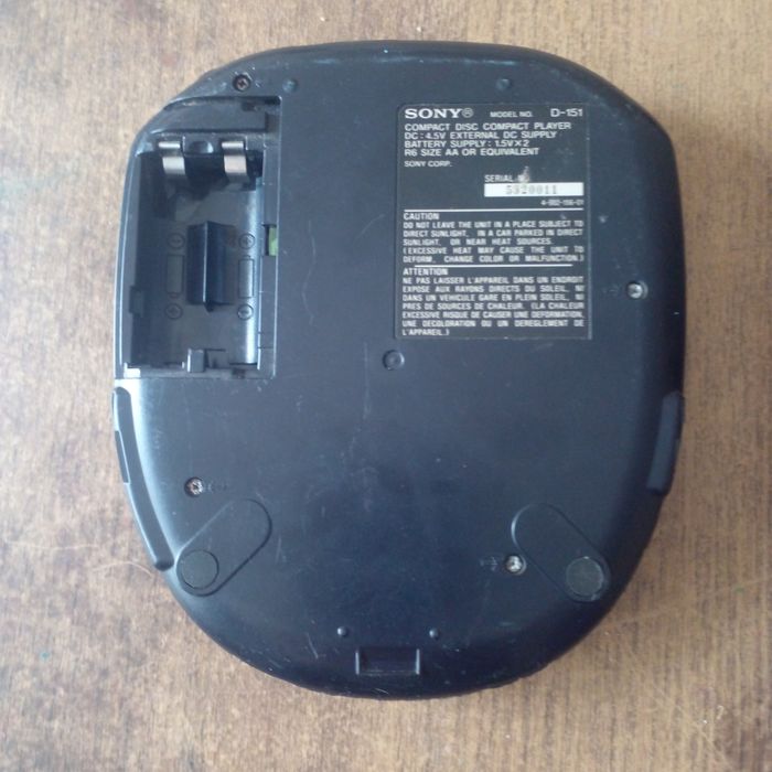 Раритетный аудиоплеер Sony Discman D 151 под ремонт